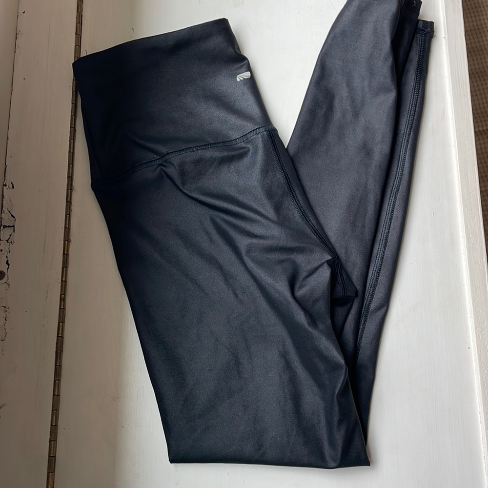 Black shiny leggings
